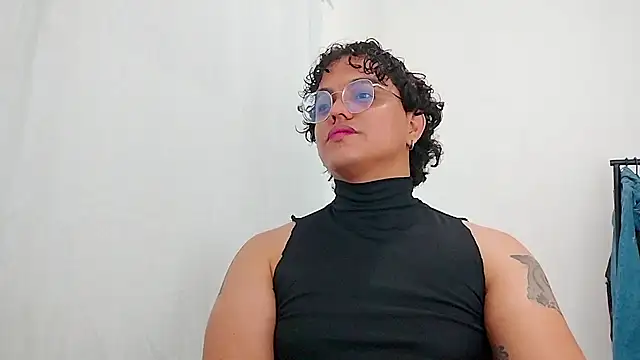 Snapshot of Diane_exotic chatting on 04/28/26, 02:27 Diane exotic online show from 04/28/26, 02:27