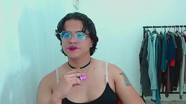 Snapshot of Diane_exotic chatting on 05/27/26, 12:53 Diane exotic online show from 05/27/26, 12:53