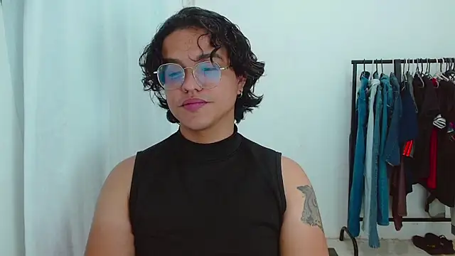Snapshot of Diane_exotic chatting on 06/11/26, 02:53 Diane exotic online show from 06/11/26, 02:53