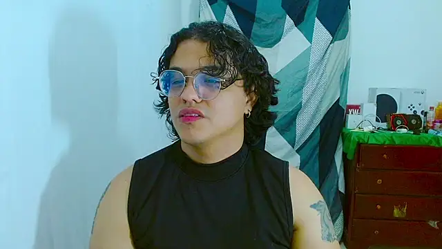 Snapshot of Diane_exotic chatting on 07/23/26, 11:44 Diane exotic online show from 07/23/26, 11:44
