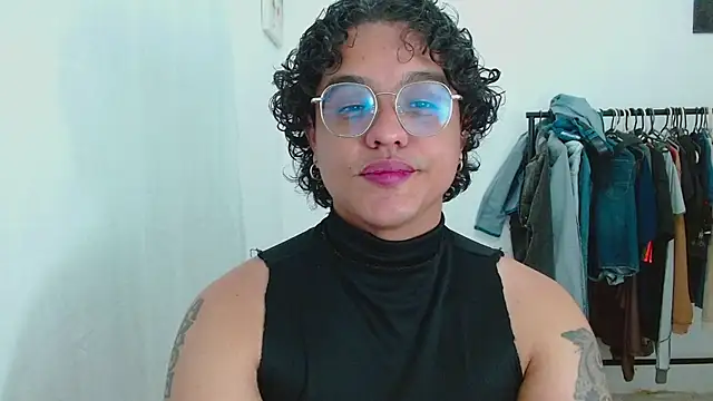 Snapshot of Diane_exotic chatting on 05/19/26, 01:56 Diane exotic online show from 05/19/26, 01:56