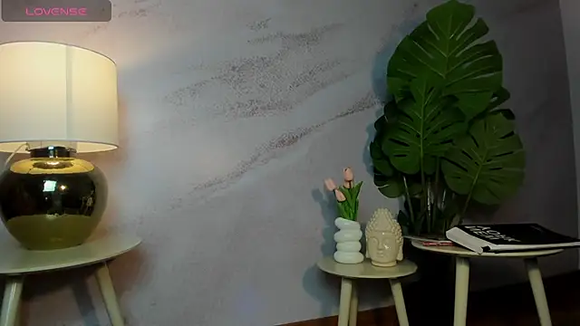 Iam Caami  online show from 06/12/26, 07:00
