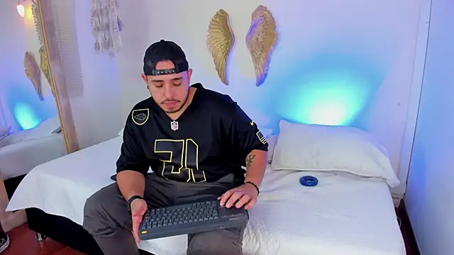 ChrisWyles online show from 04/28/26, 11:36