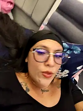 valeryrouse27 online show from 05/06/26, 12:25