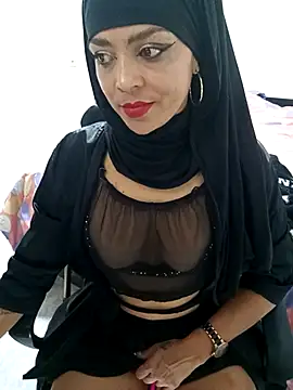 Snapshot of nadia__abaud chatting on 01/07/26, 01:10 nadia abaud online show from 01/07/26, 01:10