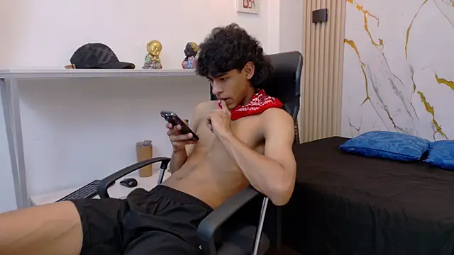 Zayn Fox32 online show from 06/24/26, 06:28
