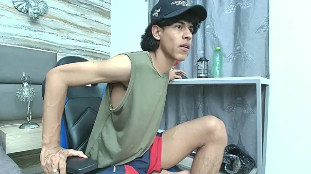 Zayn Fox32 online show from 04/25/26, 07:55