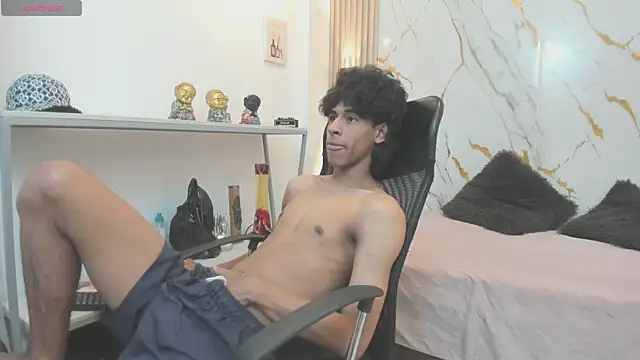 Zayn Fox32 online show from 05/07/26, 07:17