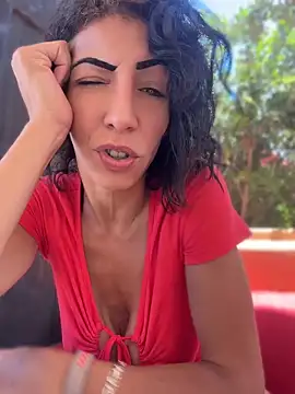 Snapshot of Yasmiinee chatting on 06/19/26, 11:27 Yasmiinee online show from 06/19/26, 11:27