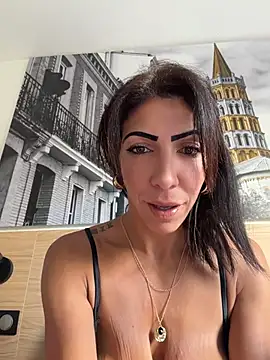 Snapshot of Yasmiinee chatting on 07/31/26, 06:16 Yasmiinee online show from 07/31/26, 06:16
