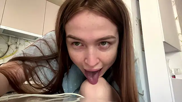 Snapshot of Chloooee chatting on 05/06/26, 10:41 Chloooee online show from 05/06/26, 10:41