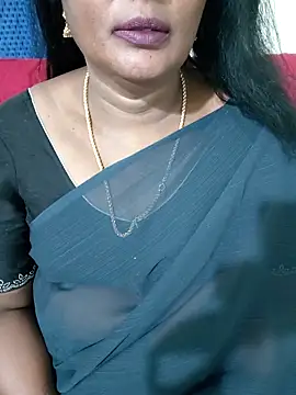 Snapshot of Sunitha-tamilponu chatting on 06/13/26, 03:43 Sunitha-tamilponu online show from 06/13/26, 03:43