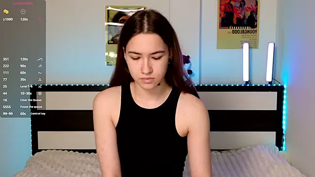 EvaAndLuna online show from 06/05/26, 11:10