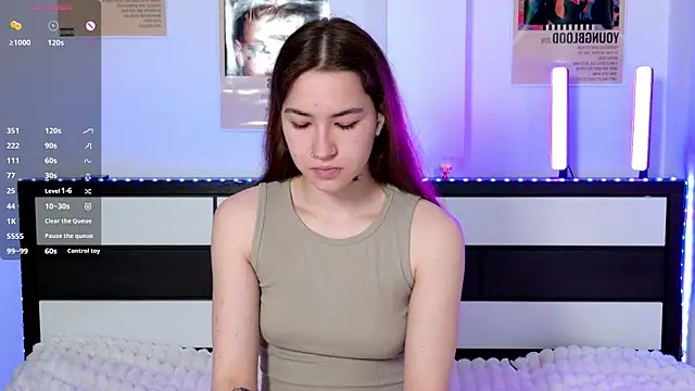 EvaAndLuna online show from 05/18/26, 01:06