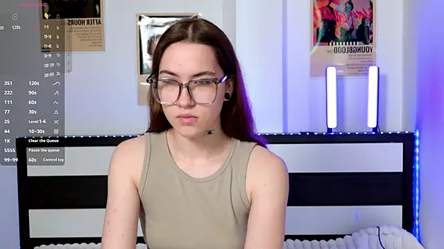 EvaAndLuna online show from 05/09/26, 02:37