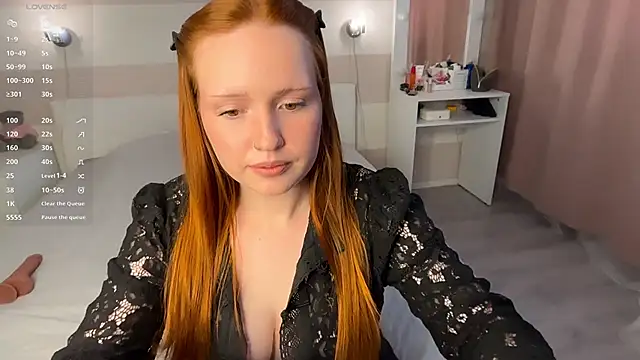 KikiBorn online show from 05/11/26, 09:54