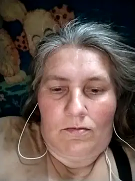 Snapshot of IrisMaris37 chatting on 05/11/26, 10:38 IrisMaris37 online show from 05/11/26, 10:38