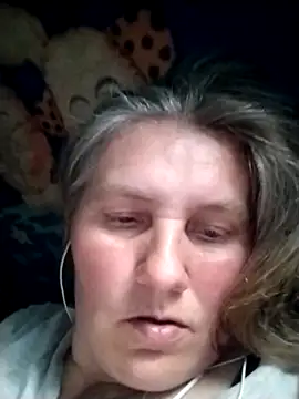 Snapshot of IrisMaris37 chatting on 05/12/26, 01:50 IrisMaris37 online show from 05/12/26, 01:50