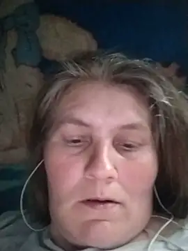 Snapshot of IrisMaris37 chatting on 05/18/26, 09:58 IrisMaris37 online show from 05/18/26, 09:58