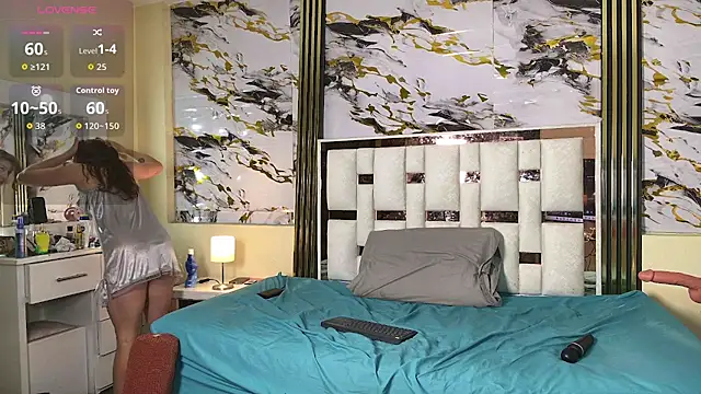 lyra-marco online show from 05/13/26, 08:10
