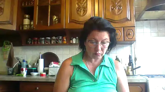 Snapshot of Fiona06 chatting on 05/26/26, 06:33 Fiona06 online show from 05/26/26, 06:33