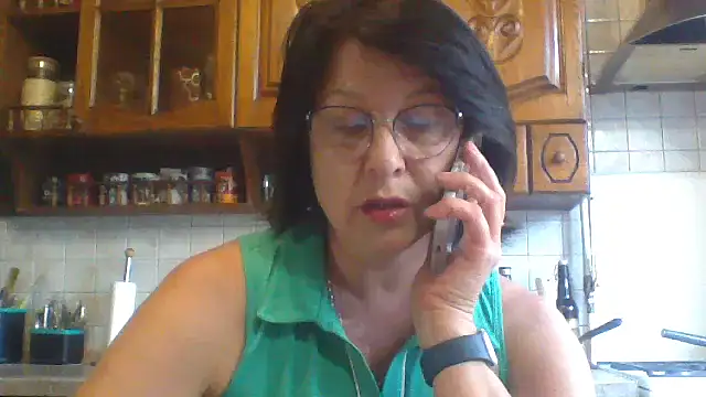 Snapshot of Fiona06 chatting on 05/17/26, 02:28 Fiona06 online show from 05/17/26, 02:28