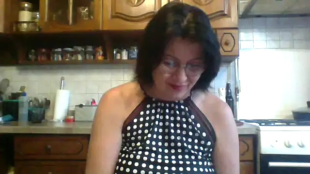 Snapshot of Fiona06 chatting on 05/18/26, 04:34 Fiona06 online show from 05/18/26, 04:34