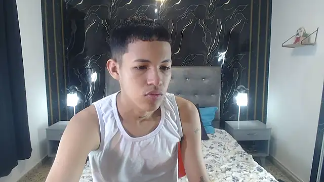Snapshot of PhillipCox chatting on 05/25/26, 12:48 PhillipCox online show from 05/25/26, 12:48