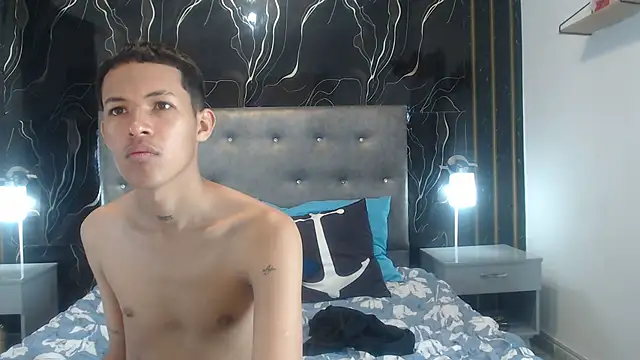 PhillipCox online show from 04/30/26, 08:16
