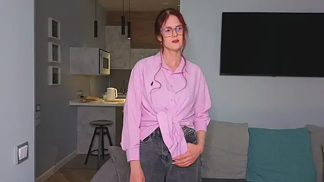 redheaddie online show from 05/03/26, 06:11