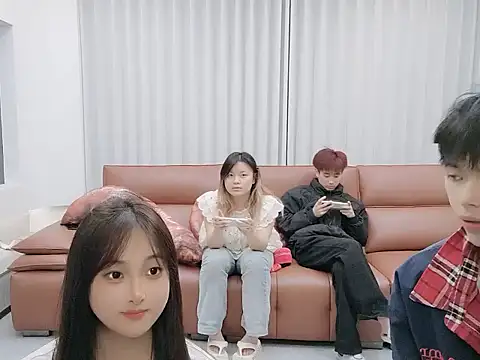 YQBY5 online show from 04/28/26, 11:47