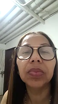Snapshot of Ladymilf12 chatting on 05/13/26, 01:12 Ladymilf12 online show from 05/13/26, 01:12