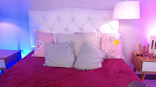 Julietta 33 online show from 06/19/26, 03:34