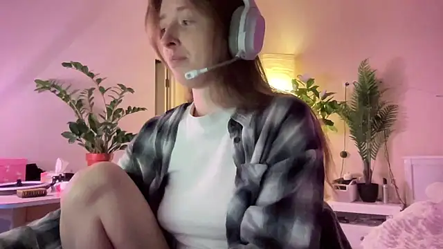 Snapshot of she_tora69 chatting on 07/29/26, 12:21 she tora69 online show from 07/29/26, 12:21
