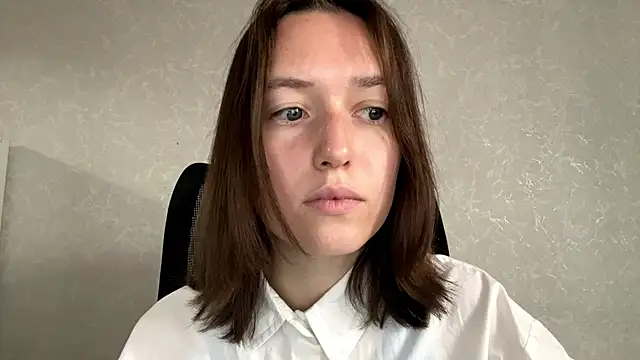 LisaSunrise online show from 05/19/26, 01:56