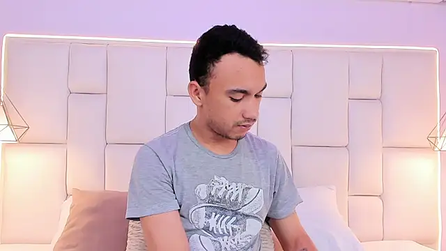 AndresSolorzano1 online show from 05/02/26, 11:26