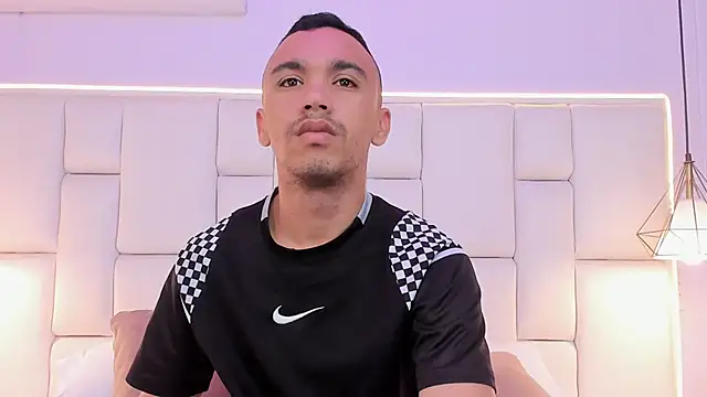 AndresSolorzano1 online show from 05/13/26, 11:39