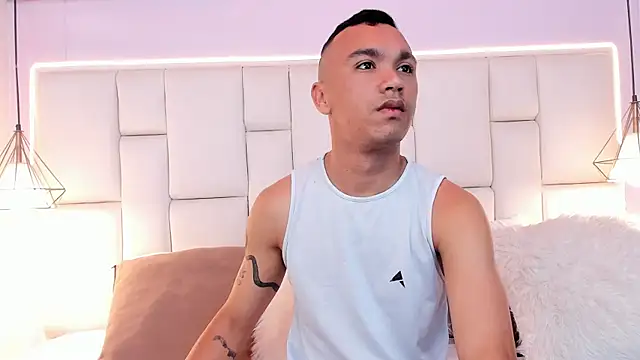 AndresSolorzano1 online show from 06/19/26, 05:35