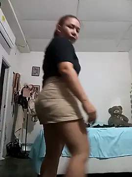 Luna Morch online show from 05/17/26, 05:29