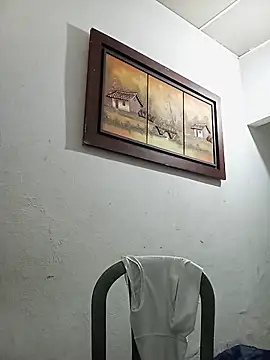 Luna Morch online show from 05/27/26, 01:57
