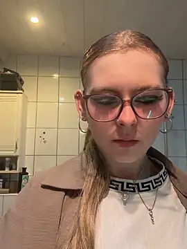 Lina-420 online show from 05/07/26, 07:39