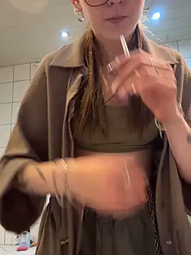 Lina-420 online show from 05/01/26, 07:52