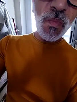 Snapshot of circusmale chatting on 05/11/26, 02:29 circusmale online show from 05/11/26, 02:29