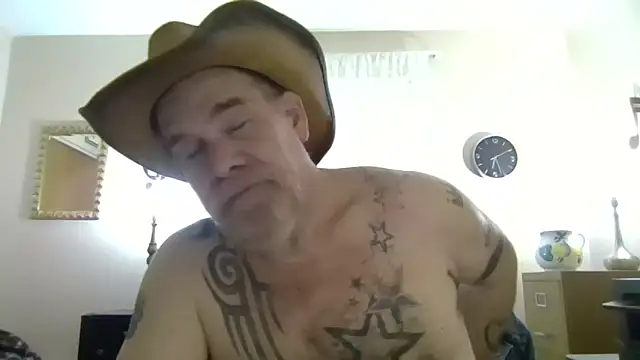Snapshot of Caesar_Baxter chatting on 04/29/26, 10:27 Caesar Baxter online show from 04/29/26, 10:27