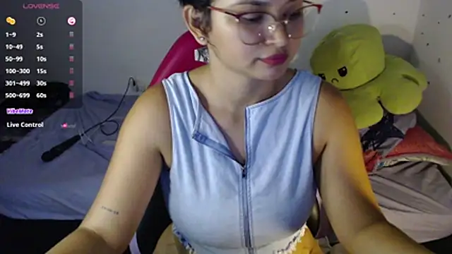 Lily     online show from 05/17/26, 09:37