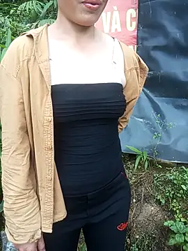 anhphi01 online show from 04/26/26, 08:22