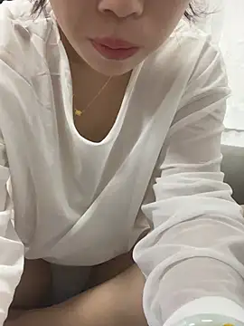 Snapshot of milkwine chatting on 06/25/26, 01:58 milkwine online show from 06/25/26, 01:58