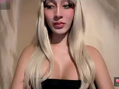 Snapshot of Maria_magdalena11 chatting on 06/16/26, 01:55 Maria magdalena11 online show from 06/16/26, 01:55