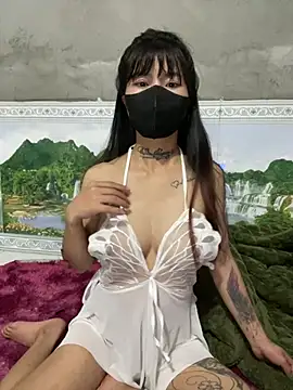 Snapshot of Lilyy18 chatting on 06/26/26, 09:48 Lilyy18 online show from 06/26/26, 09:48