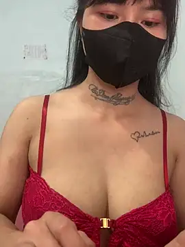 Lilyy18 online show from 05/07/26, 05:11